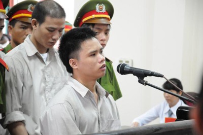 Vụ “Quan tài diễu phố”: Đề nghị án chung thân với 2 bị cáo - 2 Vụ “Quan tài diễu phố”: Đề nghị án chung thân với 2 bị cáo