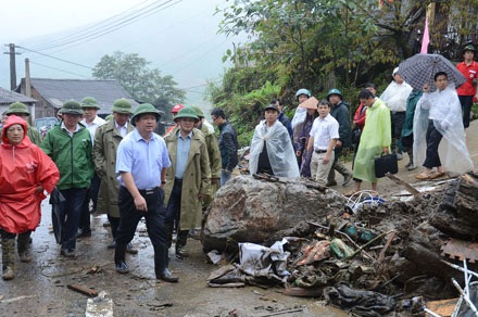 Những hình ảnh tan hoang nơi trận lũ kinh hoàng đi qua - 9 Phạm Ngọc Triển