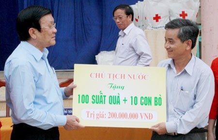 Thôn xà xẻo tiền, quà của Chủ tịch nước - 1 Thôn xà xẻo tiền, quà của Chủ tịch nước