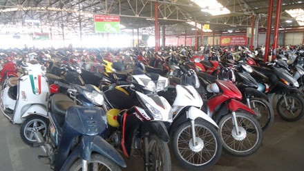 Hà Nội: Nhân viên siêu thị “mướt mồ hôi” - 1 Nguyễn Dương