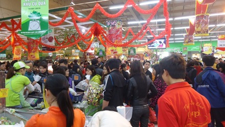 Hà Nội: Nhân viên siêu thị “mướt mồ hôi” - 2 Nguyễn Dương