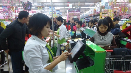 Hà Nội: Nhân viên siêu thị “mướt mồ hôi” - 4 Nguyễn Dương