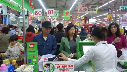Hà Nội: Nhân viên siêu thị “mướt mồ hôi” - 5 Nguyễn Dương