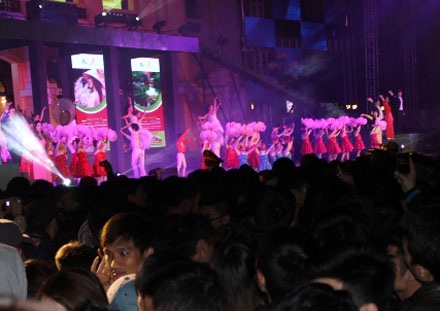 Rộn rã phút giây giao thừa