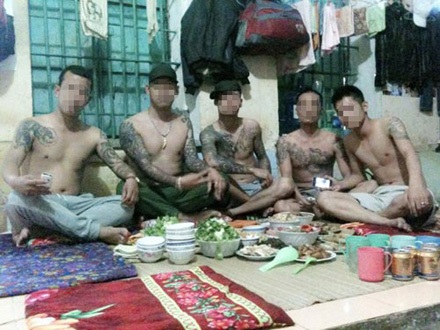 Tướng Cao Ngọc Oánh nói gì về vụ “đại tiệc trong trại cải tạo”? - 1 Tướng Cao Ngọc Oánh nói gì về vụ “đại tiệc trong trại cải tạo”?