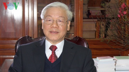 “Sức mạnh của Đảng là mối liên hệ máu thịt với Nhân dân” - 1 Phóng viên: