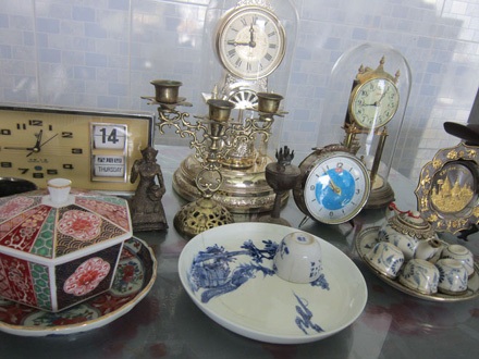 Một góc sưu tập của ông Trung.