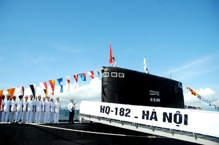 Cán bộ, chiến sĩ tàu ngầm HQ-182 Hà Nội và HQ-183 TP Hồ Chí Minh