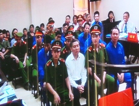 Dương Chí Dũng: “Xin cho bị cáo được sống!” - 2 10h17’,