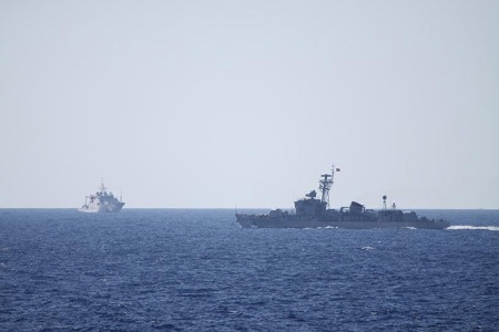 Tường thuật từ Hoàng Sa: Trung Quốc “gạ” tàu Việt Nam “rút về vì tình hữu nghị” - 1 Những hình ảnh mới nhất từ vùng biển nóng