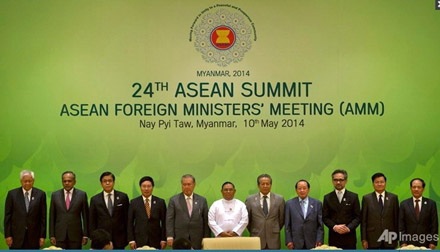 ASEAN ra tuyên bố riêng về Biển Đông lần đầu tiên sau 20 năm - 1 Các Ngoại trưởng ASEAN tại hội nghị. (Nguồn: AP)