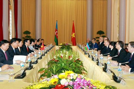 Chủ tịch nước hội đàm với Tổng thống Azerbaijan