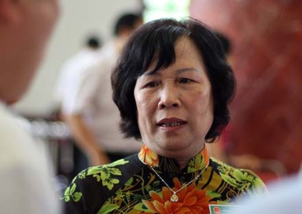 Bộ trưởng Phạm Thị Hải Chuyền trao đổi về việc sửa tuổi nghỉ hưu