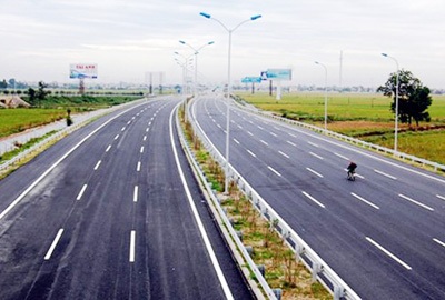Thủ tướng duyệt kế hoạch làm 2000km đường cao tốc - 1 Việc hiện đại hoá ngành GTVT đặt ra mục tiêu đến năm 2020 hoàn thành 2000km đường cao tốc.