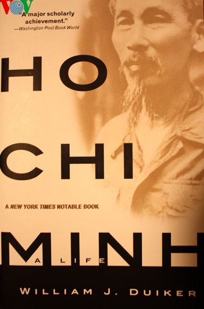 Chủ tịch Hồ Chí Minh trong mắt cựu nhân viên ngoại giao Mỹ tại Sài Gòn - 2 Một cuốn sách về Chủ tịch Hồ Chí Minh của Giáo sư William Duiker