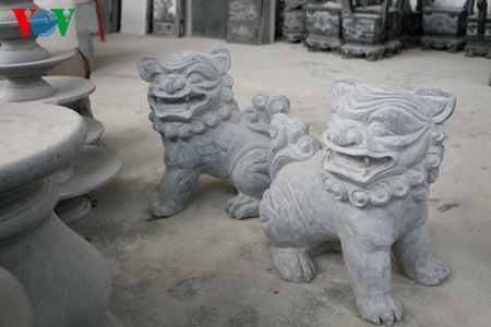 Cặp sư tử đá Trung Quốc của cơ sở sản xuất đá mỹ nghệ Định Hương sẽ không bao giờ được hoàn thiện