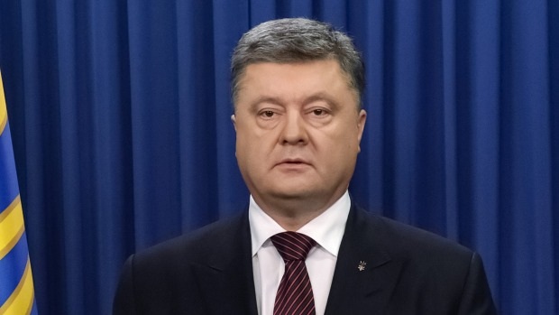 Những tên tuổi lớn bị liệt kê trong "Hồ sơ Panama" - 2 Tổng thống Ukraine Petro Poroshenko từng sở hữu tập đoàn bánh kẹo Roshen. (Ảnh: SMH)