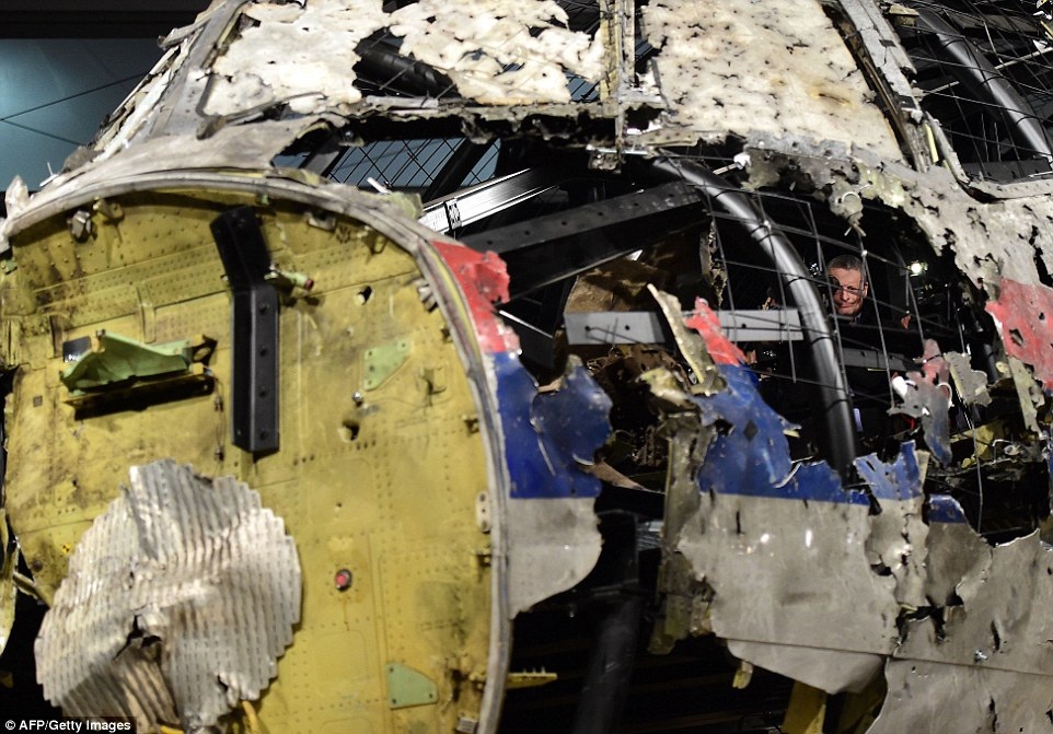 Hà Lan khẳng định máy bay MH17 bị bắn rơi bằng tên lửa Buk - 5 Hà Lan khẳng định máy bay MH17 bị bắn rơi bằng tên lửa Buk - 5