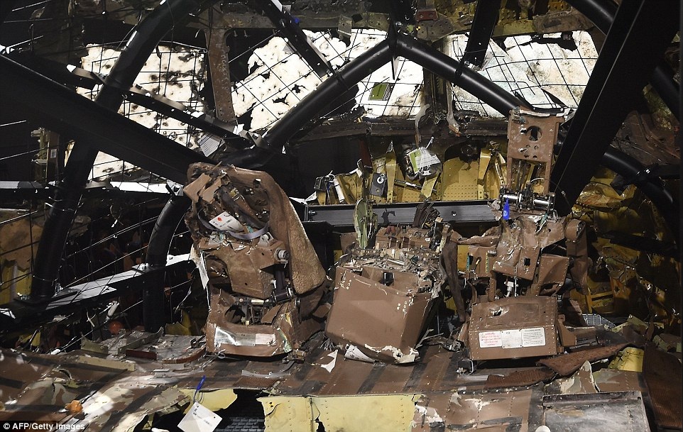 Hà Lan khẳng định máy bay MH17 bị bắn rơi bằng tên lửa Buk - 8 Hà Lan khẳng định máy bay MH17 bị bắn rơi bằng tên lửa Buk - 8