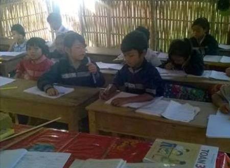 Gieo chữ giữa... đỉnh trời - 9 Tia nắng xuyên qua vách tre phòng học.