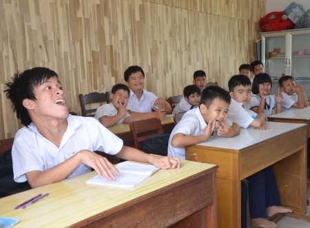 Lớp học đặc biệt đối với trẻ thiểu não trầm trọng.