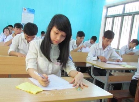 Thí sinh vùng ven biển, hải đảo và giáp miền núi lo lắng với phần thi nghe môn tiếng Anh.