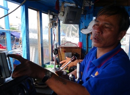 Thuyền trưởng Võ Văn Lựu cùng 4 ngư dân thoát chết sau khi bị tông chìm tàu.