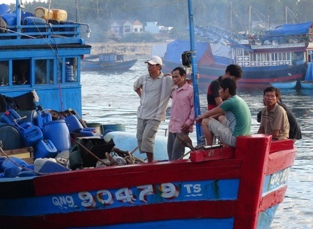 Tàu cá của ngư dân Võ Văn Lựu vĩnh viễn nằm lại Hoàng Sa sau hành động vô nhân đạo của phía Trung Quốc.