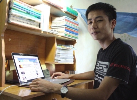 
12 năm miệt mài bên góc bàn học, cậu học trò Lê Hữu Thông đã đạt kết quả cao trong kỳ thi THPT quốc gia.
