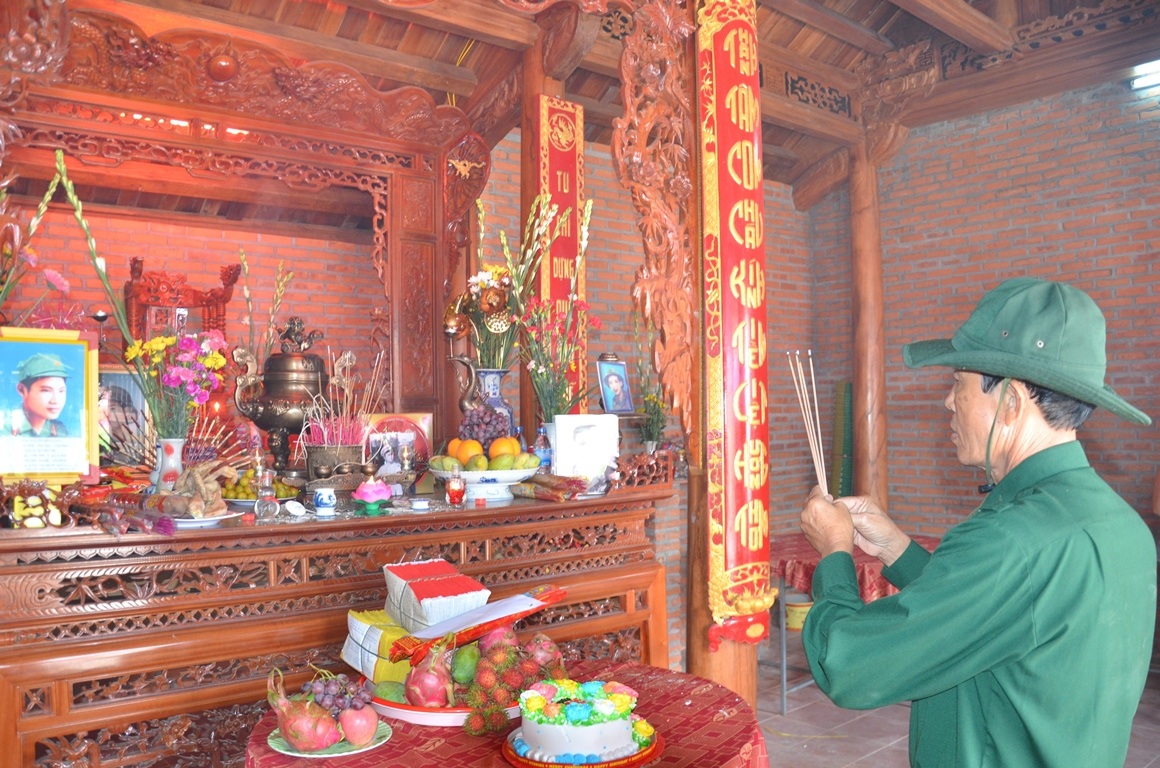 Sau hàng chục năm hòa bình, cựu chiến binh thuộc Tiểu đoàn đặc công 406 năm xưa mới thực hiện ý nguyện xây dựng nơi thờ đồng đội.