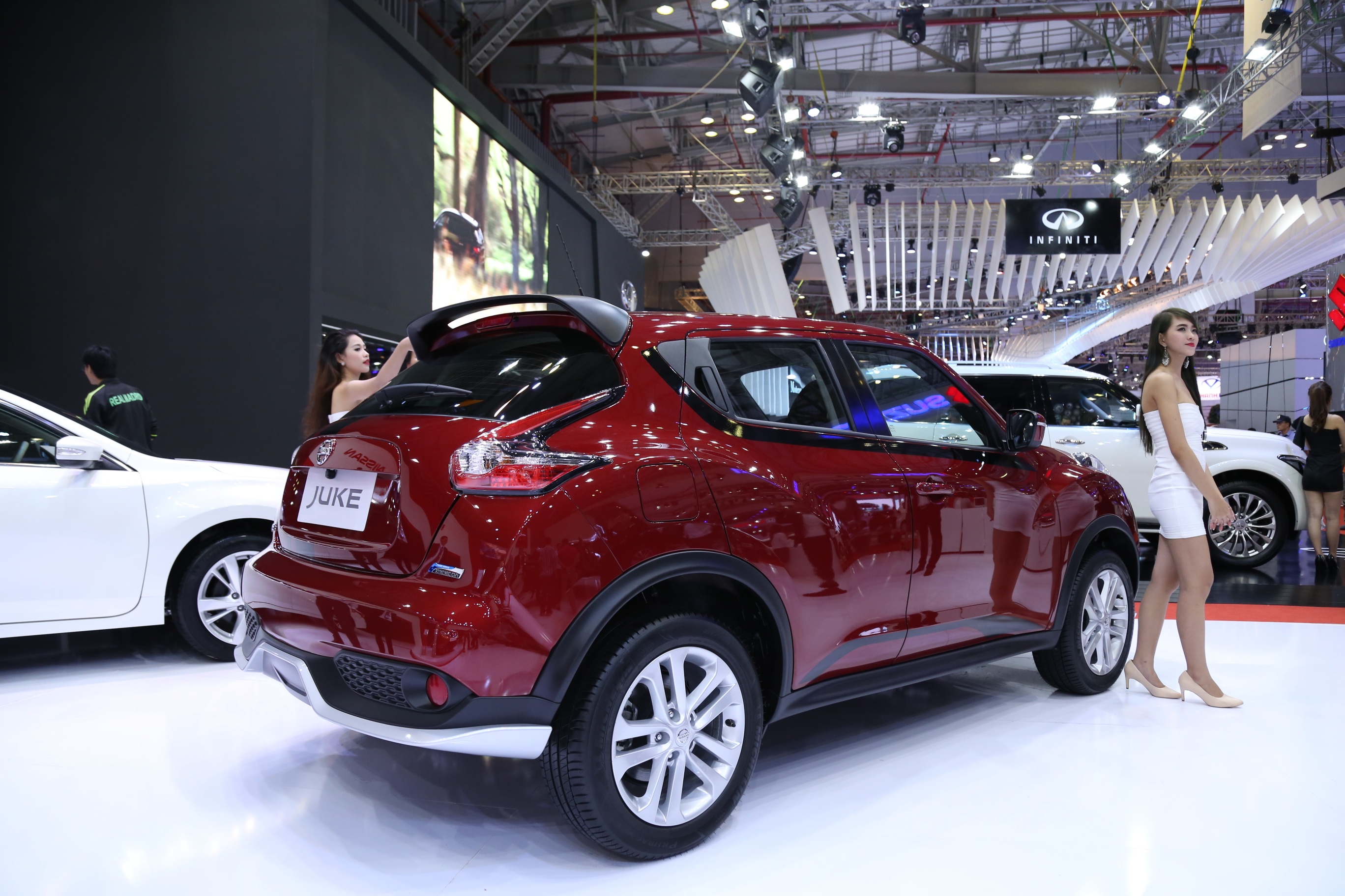 Trẻ trung và phong cách hơn với bộ phụ kiện đặc biệt mới dành cho Nissan Juke - 6