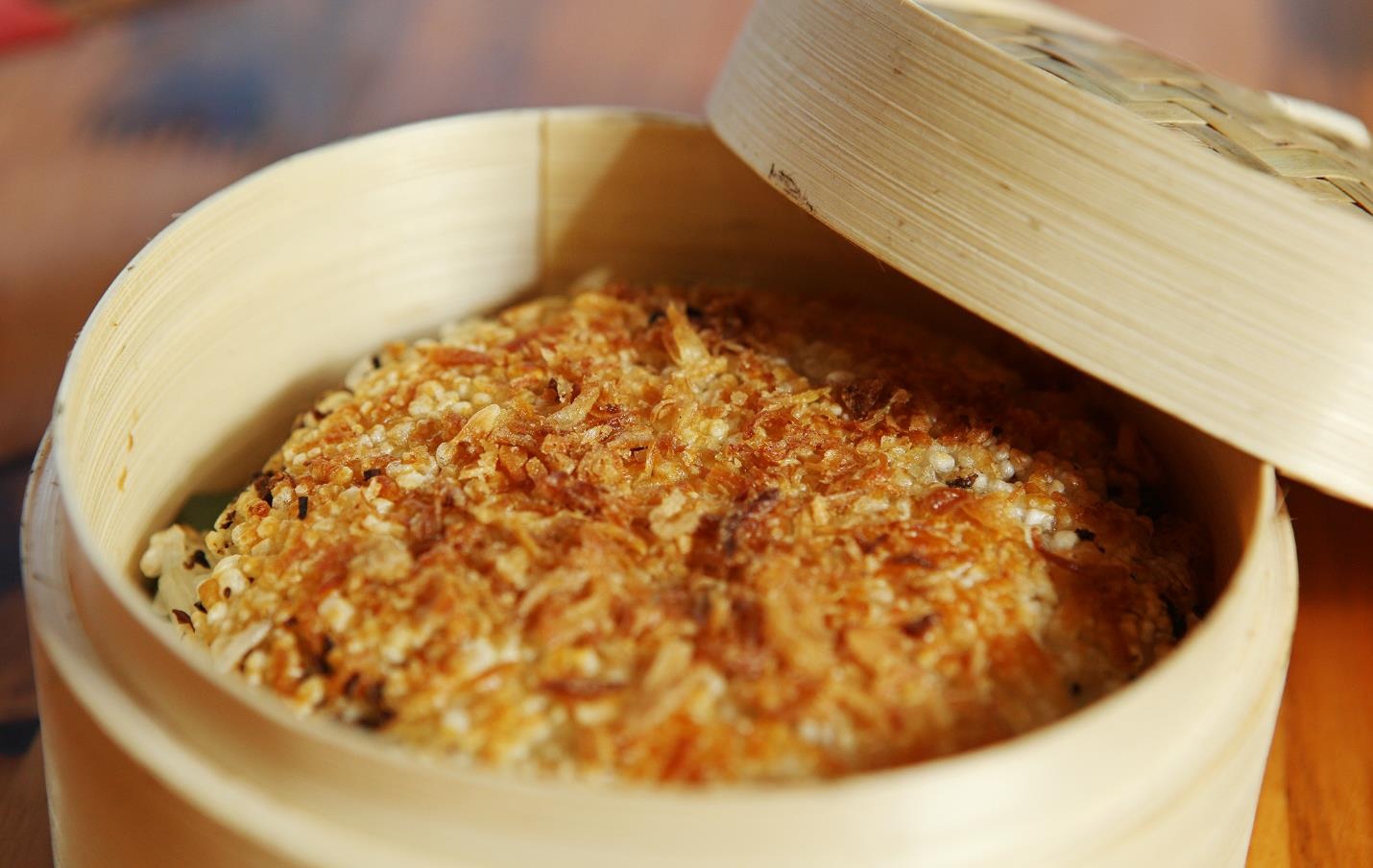 "Đi ăn Lợn Mường Mẹt đê mấy ông ơi" - 2 Xôi cháy chim câu, một trong những món gây nghiện cho khách hàng lần đầu đến đây