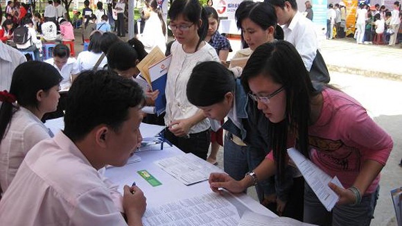 Ký hợp đồng không thời hạn vẫn bị ép thôi việc, người lao động nên làm gì? - 1 Người lao động có quyền bảo vệ quyền lợi của mình khi bị công ty sa thải vô cớ (Ảnh minh họa)