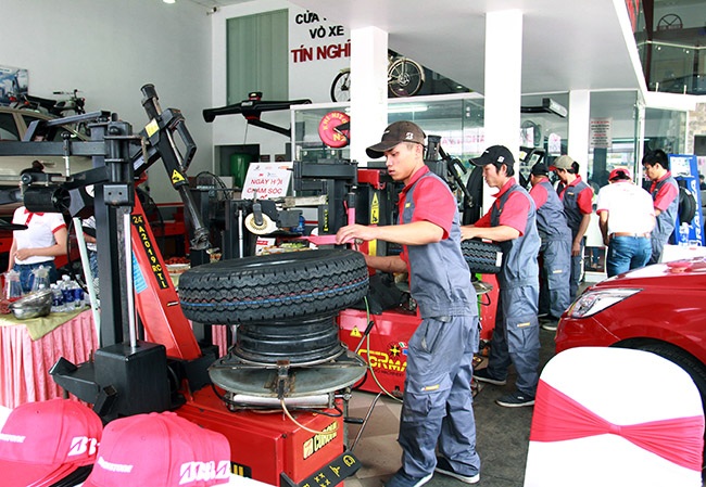 Lần đầu tiên có Ngày hội chăm sóc xe tại Buôn Ma Thuột - 2 Đội ngũ kỹ thuật viên chuyên nghiệp được đào tạo theo đúng tiêu chuẩn của Bridgestone