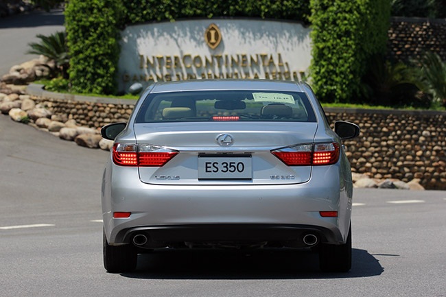 Lexus ES - “Nhập môn” xe sang Nhật Bản - 10
