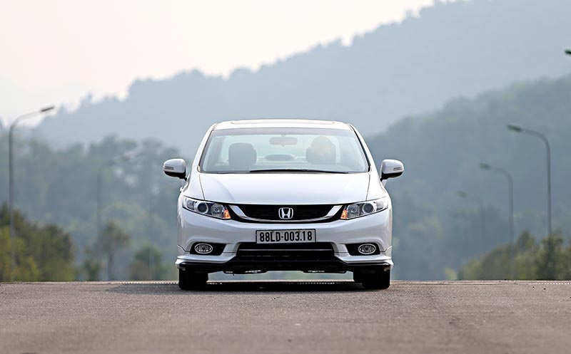 
Civic Modulo 2015 vẫn sẽ được Honda áp dụng chế độ bảo hành 3 năm hoặc 100.000 km tùy điều kiện
