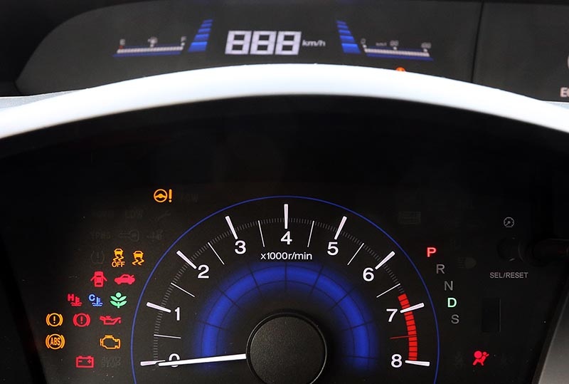 Civic Modulo vẫn thừa hưởng những ưu điểm của Civic 2015, đó là hệ thống hiển thị đa thông tin thông minh (i-MID) và hệ thống hỗ trợ lái xe tiết kiệm nhiên liệu ECO Assist - bao gồm chế độ lái tiết kiệm nhiên liệu Econ Mode và chức năng hướng dẫn lái tiết kiệm bằng hiển thị màu sắc Eco coaching