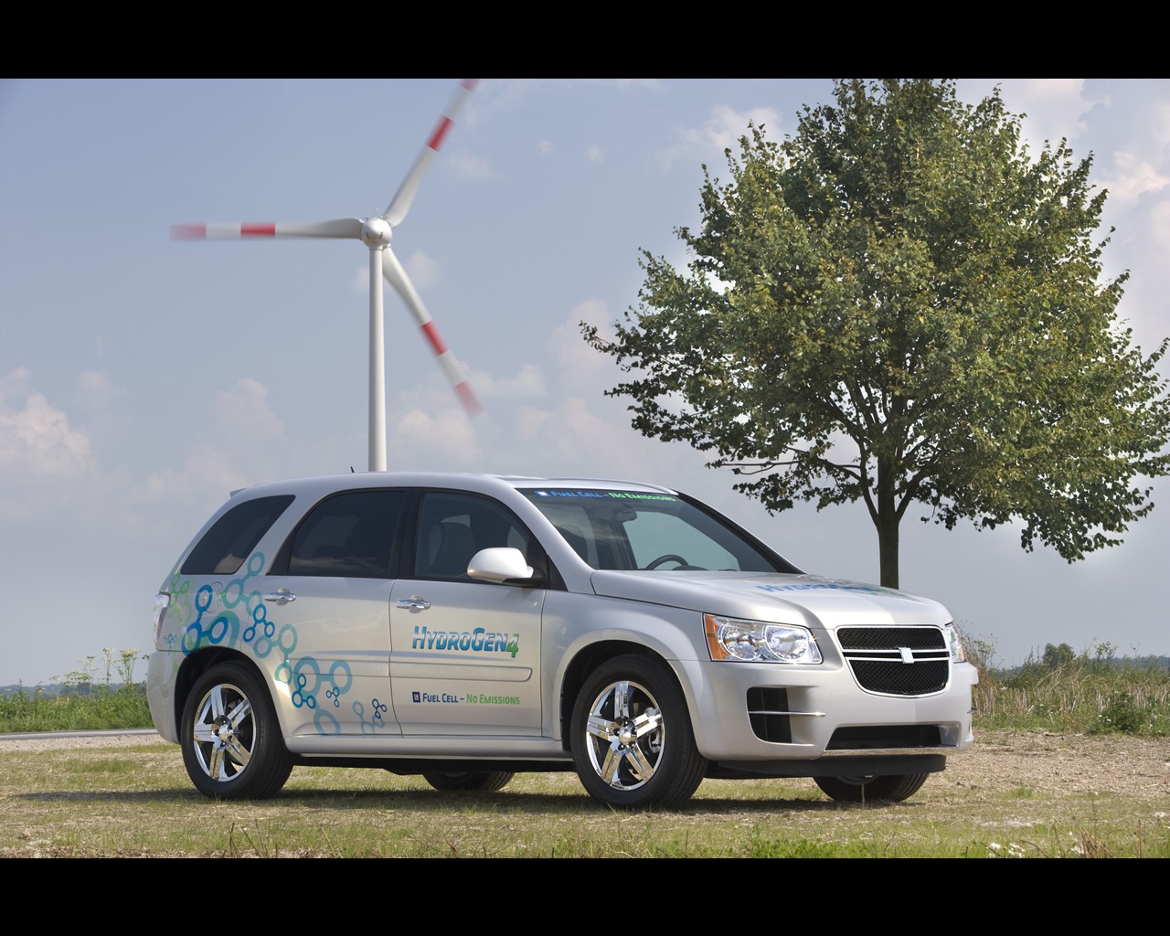 GM bắt tay quân đội chế tạo xe chạy pin hydro - 3 Mẫu SUV Equinox hydrogen