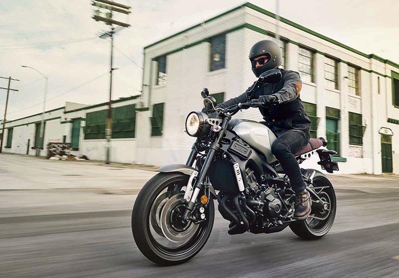 Yamaha gây bất ngờ với XSR900 phong cách café racer - 1 Yamaha gây bất ngờ với XSR900 phong cách café racer - 1