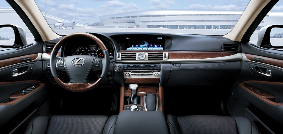 Lexus LS460L - Mẫu xe của những người thành đạt - 4 Lexus LS460L - Mẫu xe của những người thành đạt - 4