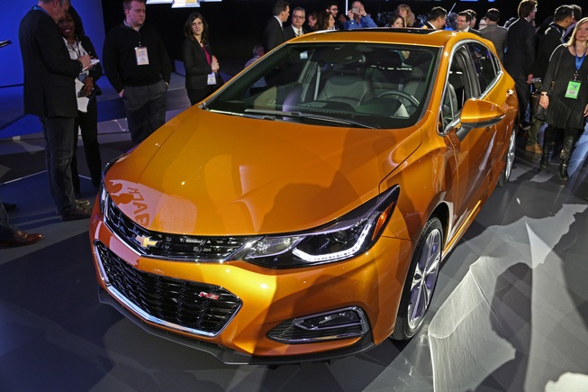 Chevrolet Cruze hatchback 2017 chính thức ra mắt - 3 Chevrolet Cruze hatchback 2017 chính thức ra mắt - 3