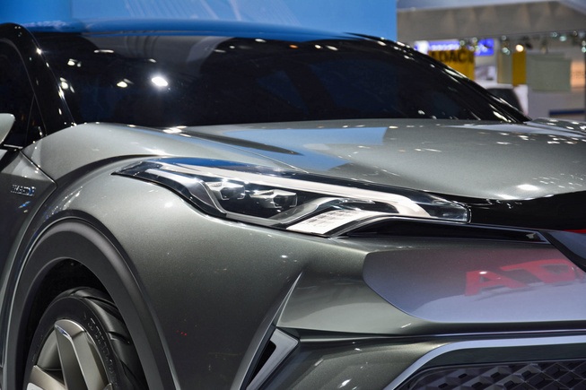 Phân khúc miniSUV thêm nóng bỏng với Toyota C-HR - 6 Phân khúc miniSUV thêm nóng bỏng với Toyota C-HR - 6