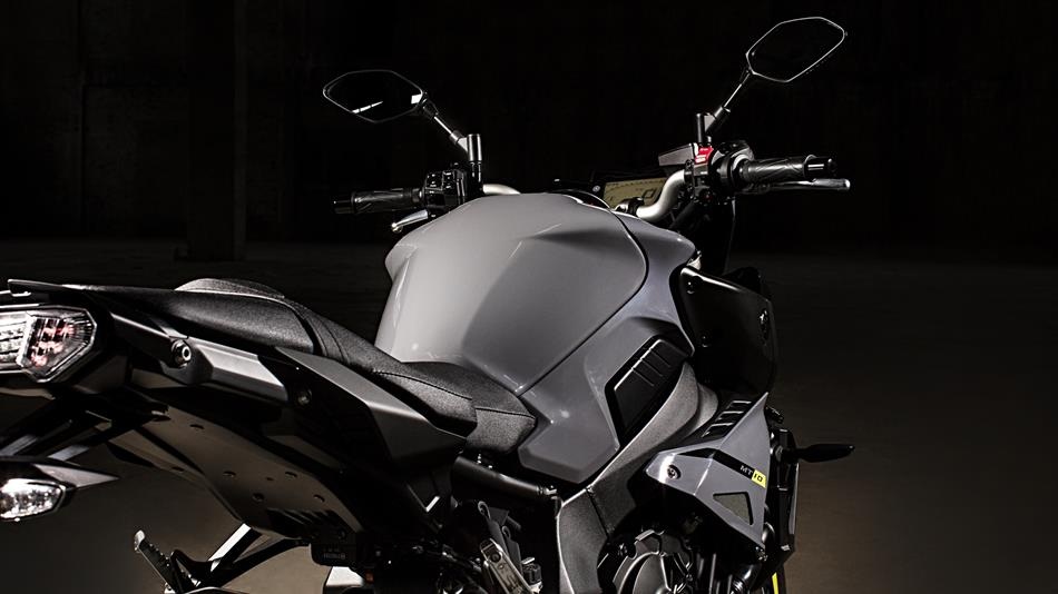 Yamaha MT-10 tăng sức nóng phân khúc 1000cc - 11 Yamaha MT-10 tăng sức nóng phân khúc 1000cc - 11