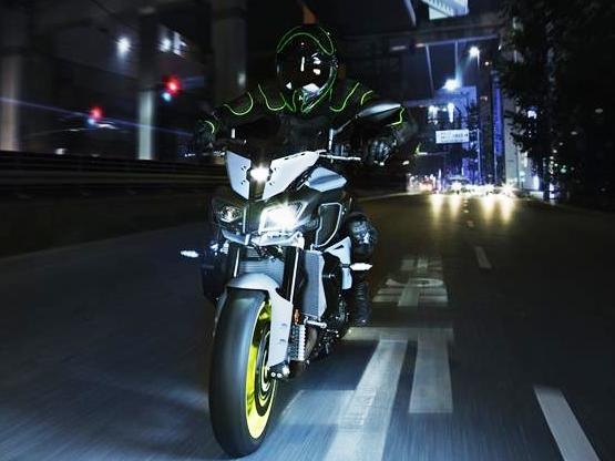 Yamaha MT-10 tăng sức nóng phân khúc 1000cc - 4 Yamaha MT-10 tăng sức nóng phân khúc 1000cc - 4