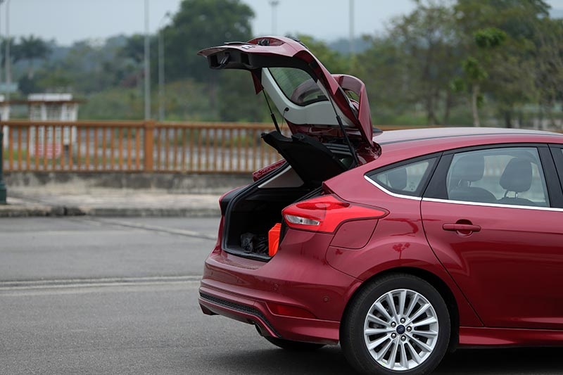 Vì sao Ford Focus 1.5L đắt hơn Focus 1.6L? - 14 Vì sao Ford Focus 1.5L đắt hơn Focus 1.6L? - 14