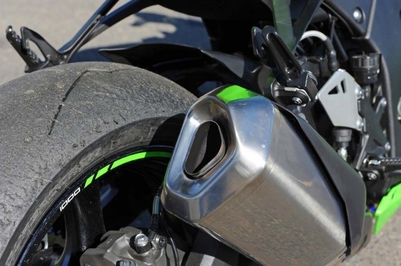 Kawasaki triệu hồi Ninja ZX-10R 2016 - 5 Kawasaki triệu hồi Ninja ZX-10R 2016 - 5