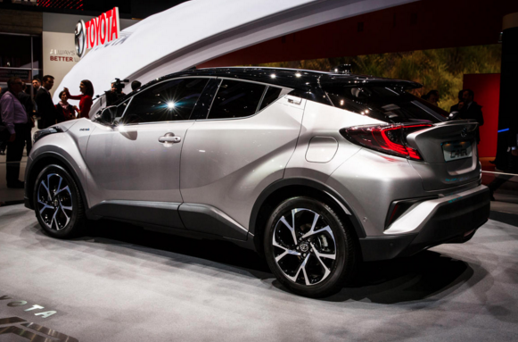 Toyota chính thức gia nhập phân khúc miniSUV với C-HR - 7 Toyota chính thức gia nhập phân khúc miniSUV với C-HR - 7