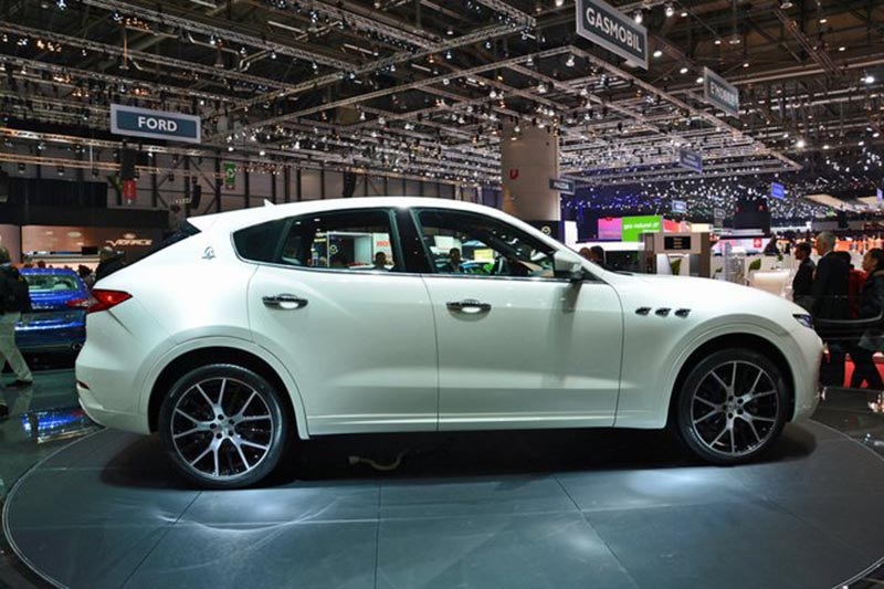 Maserati Levante có giá bán, bất lợi trước đối thủ Porsche Cayenne? - 4 Maserati Levante có giá bán, bất lợi trước đối thủ Porsche Cayenne? - 4