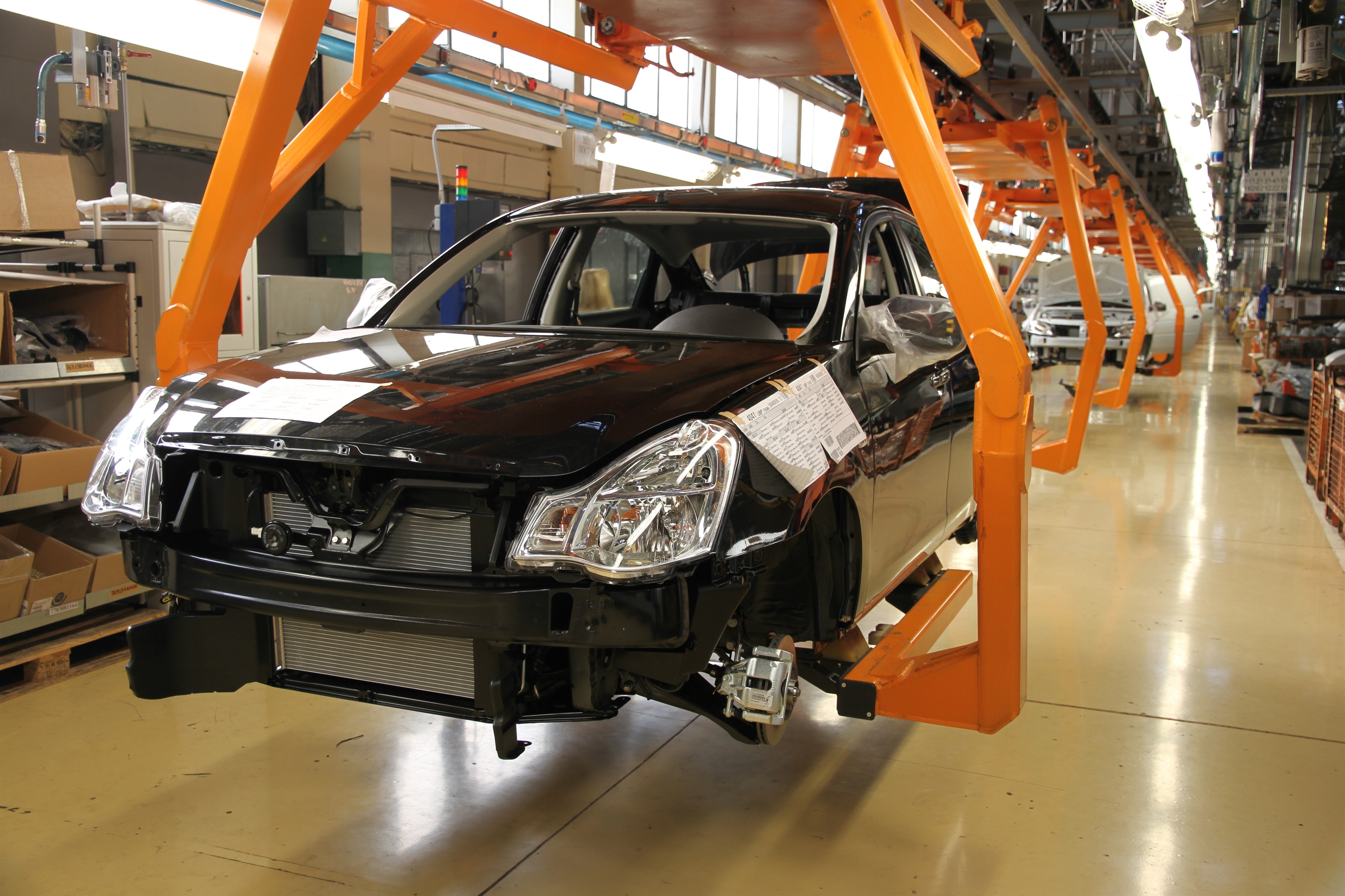 Ôtô từ Nga được miễn thuế khi vào Việt Nam - 1 Dây chuyền tại nhà máy AutoVAZ lắp ráp mẫu Renault đầu tiên cho thị trường Việt Nam - Russia Beyond The Headlines