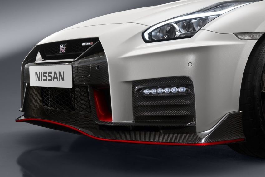 Nissan GT-R Nismo 2017 chính thức xuất hiện - 4 Nissan GT-R Nismo 2017 chính thức xuất hiện - 4